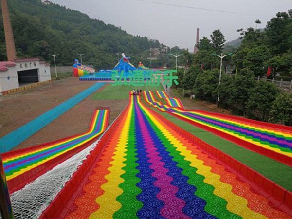 七彩滑道 七彩滑道